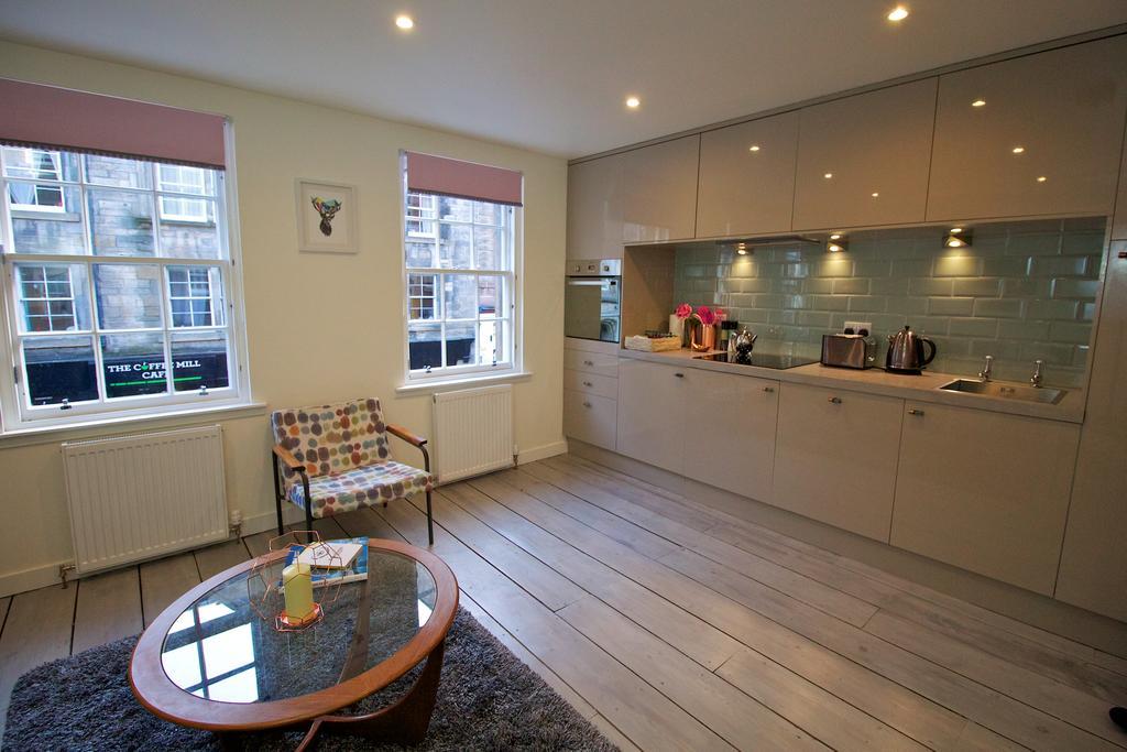 Old Town Castle View Apartment Edimburgo Exterior foto