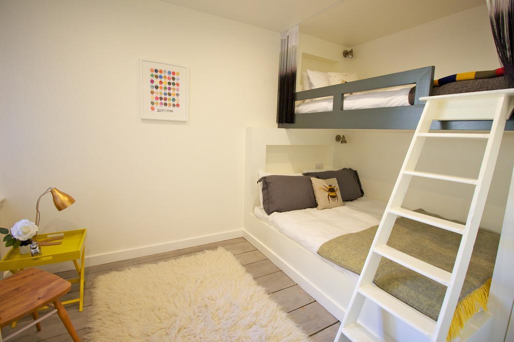 Old Town Castle View Apartment Edimburgo Exterior foto